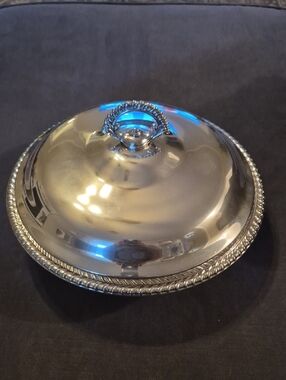 W.M ROGERS SILVER PLATED  Covered Serving Dish with Decorative Rope Handle